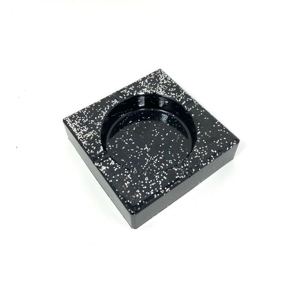 🎉 Host Pick 🎉 Handmade Epoxy Ash Tray - Picture 1 of 3